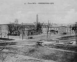 Le complexe industriel de la <em>Paton Manufacturing Company</em> en 1905, au coin des rues King et Belvédère.