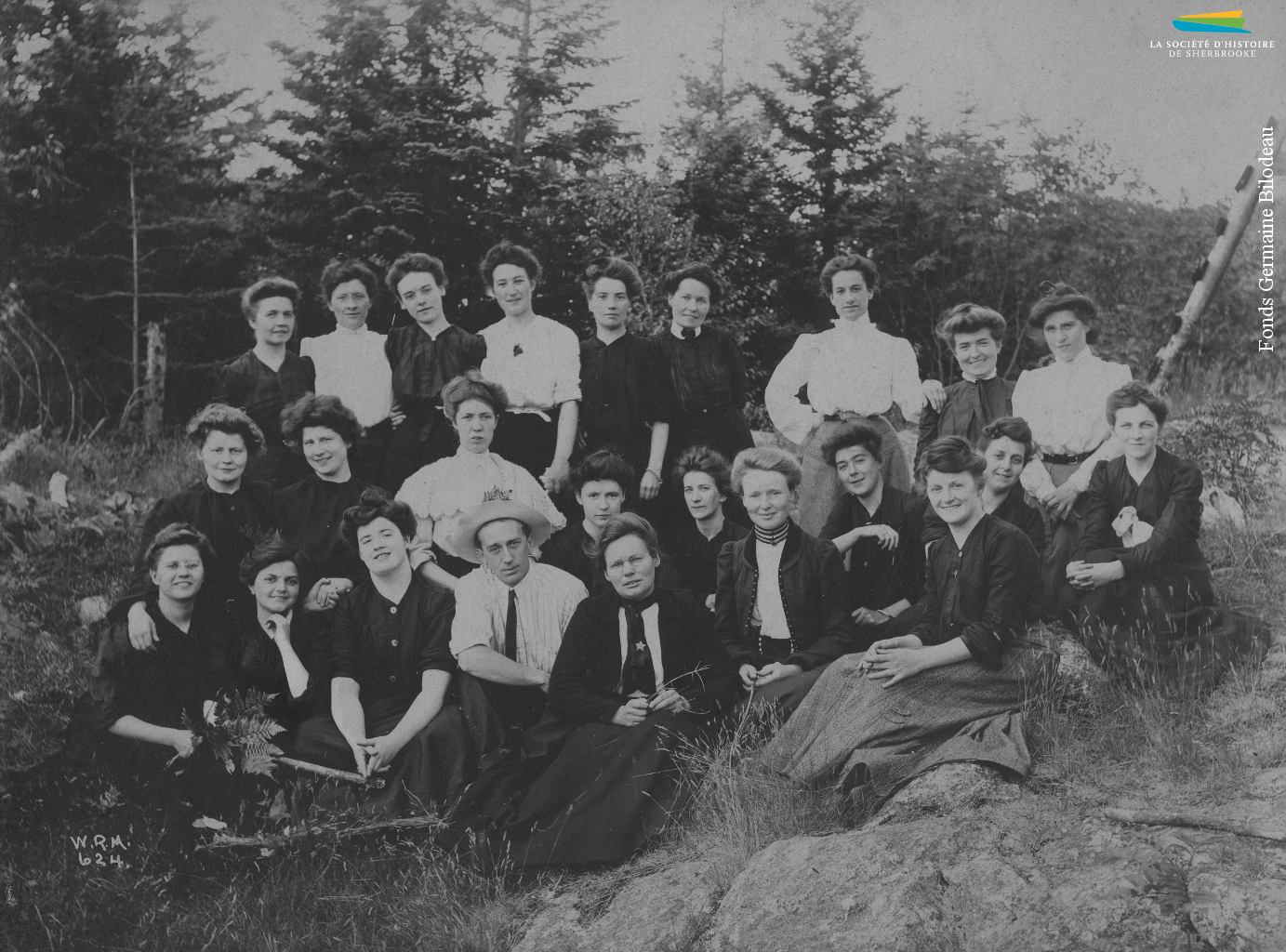 Des ouvrières de la Paton lors d’un voyage organisé au Massachusetts, vers 1900. Les patrons, ou encore des clubs sociaux financés par les compagnies, organisent fréquemment ce genre d’activités pour leurs employés.